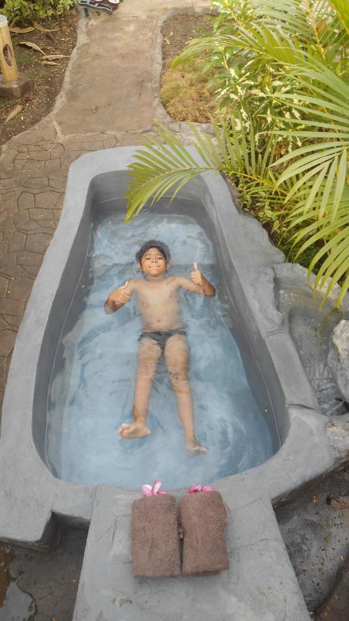 Banyuwedang Taman Menjangan Homestay By Snorkelingmenjangan מראה חיצוני תמונה